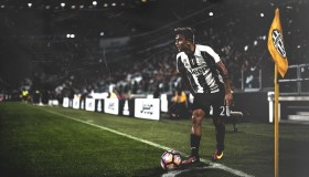 威尼斯人官网-浓眉哥迈阿密狂砍42+15，紫色风暴席卷全联盟！